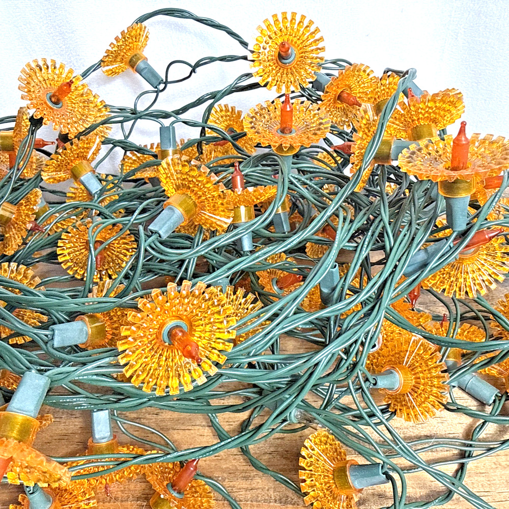 Vintage Christmas Light Reflectors 100 Plastic Starburst Atomic Retro Orange 64' - Picture 1 of 9